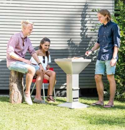 Thüros Säulengrill – einfaches Entzünden, geringerer Kohleverbrauch und extra hohe Temperaturen dank Kaminzug