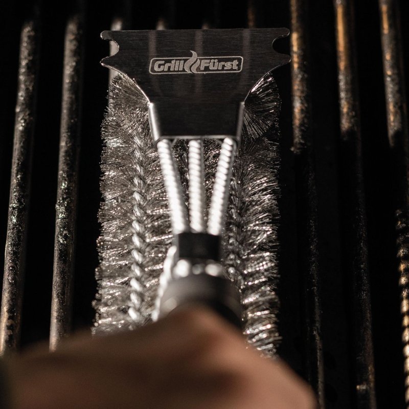 Grillfürst Grillbürste Edelstahl, mit langem 3-fach Bürstenkopf und Schaber