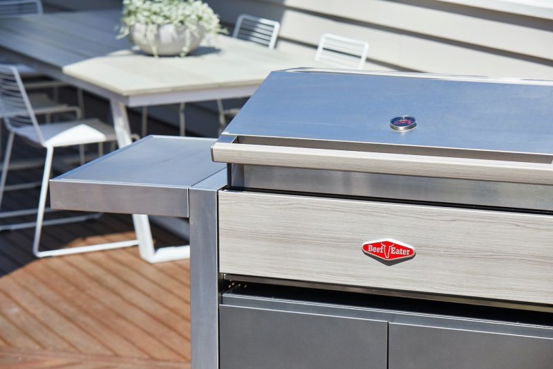 BeefEater Gasgrill 1500-Serie 4-Brenner - mit Seitenbrenner