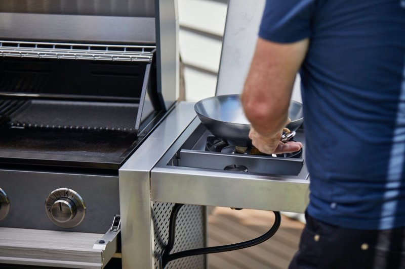 BeefEater Gasgrill 1500-Serie 4-Brenner - mit Seitenbrenner