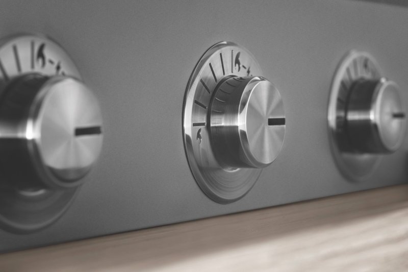 BeefEater Gasgrill 1500-Serie 4-Brenner - mit Seitenbrenner