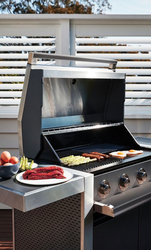 BeefEater Gasgrill 1700-Serie 4-Brenner - mit Seitenbrenner