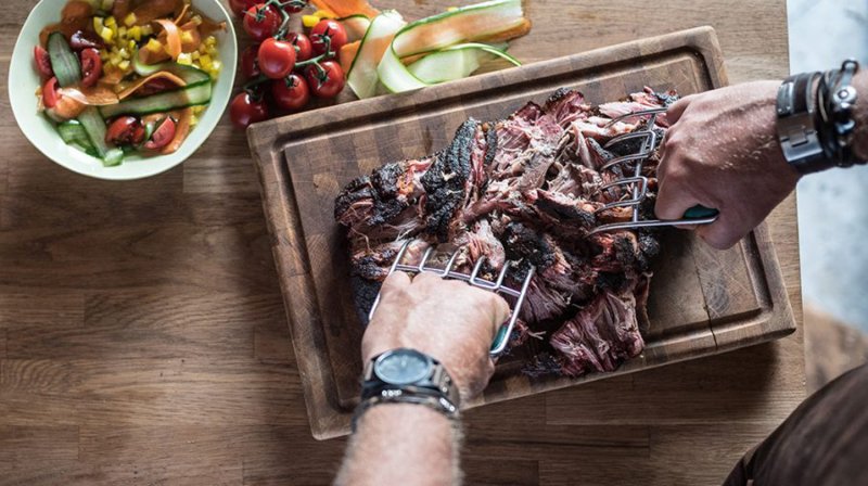 Big Green Egg Pulled Pork Gabeln