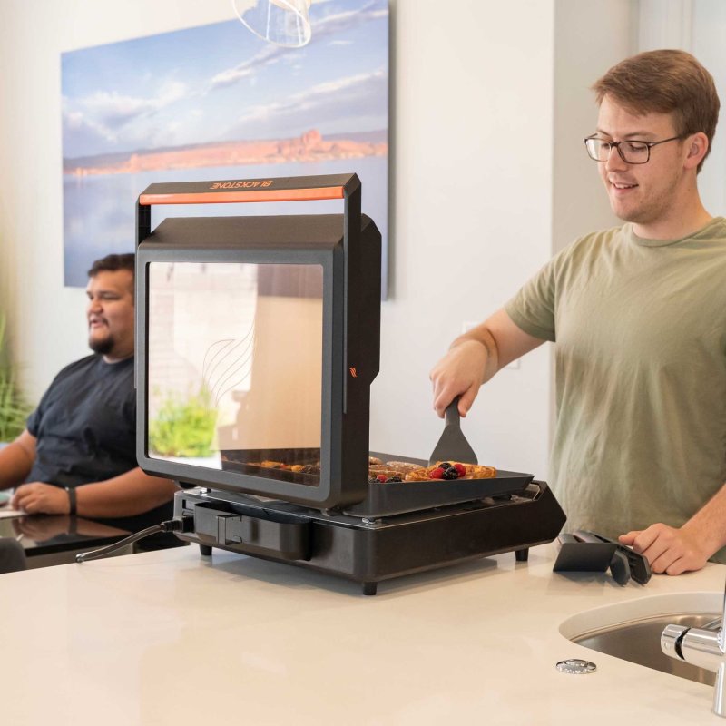 Blackstone 17 Zoll Elektro Griddle Tischgrill mit Grillplatte