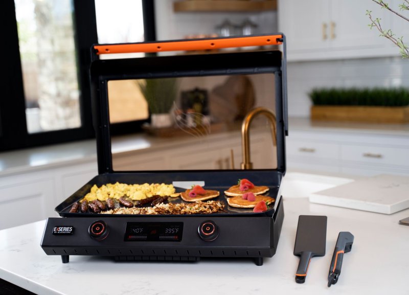 Blackstone 22 Zoll Elektro Griddle Tischgrill mit Grillplatte