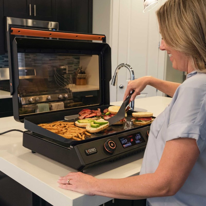 Blackstone 22 Zoll Elektro Griddle Tischgrill mit Grillplatte