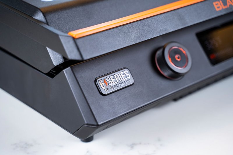Blackstone 22 Zoll Elektro Griddle Tischgrill mit Grillplatte