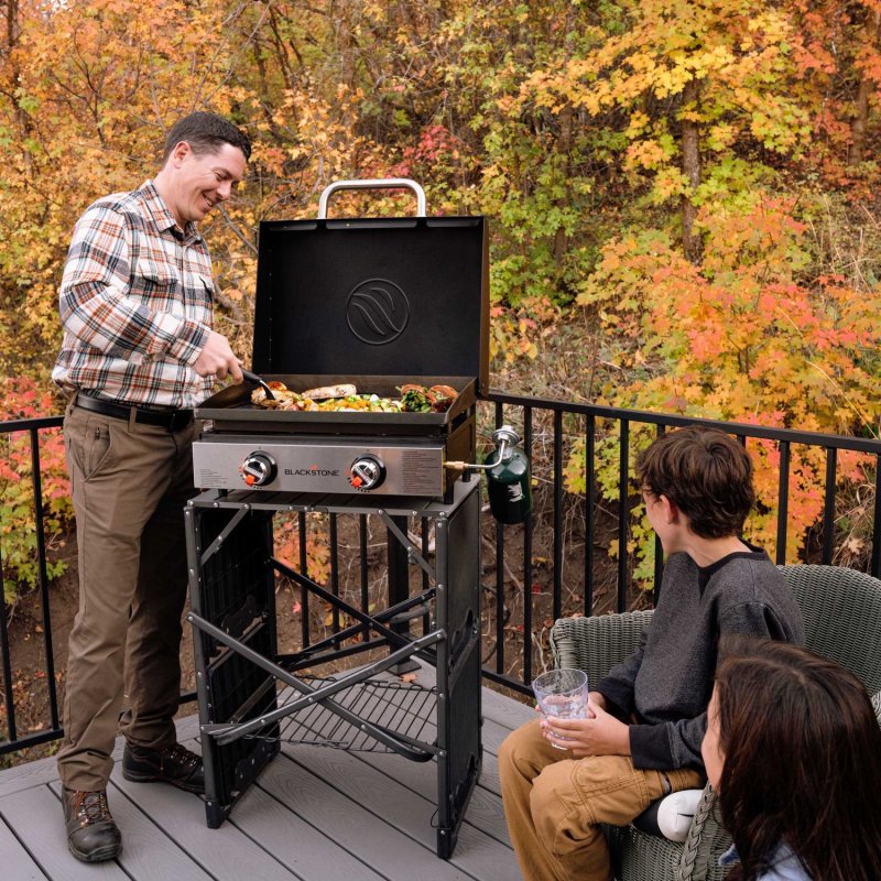 Blackstone 22 Zoll Griddle Gas Tischgrill mit Grillplatte, Deckel und 2 Brennern