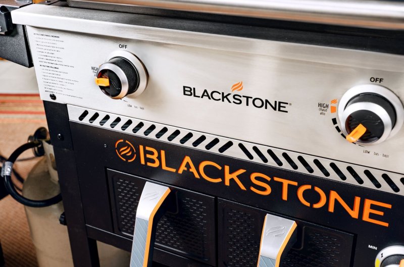 Blackstone 28 Zoll Griddle Gas Grillstation mit Grillplatte und Airfryer