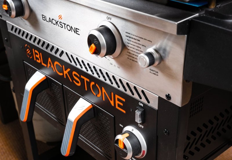 Blackstone 28 Zoll Griddle Gas Grillstation mit Grillplatte und Airfryer