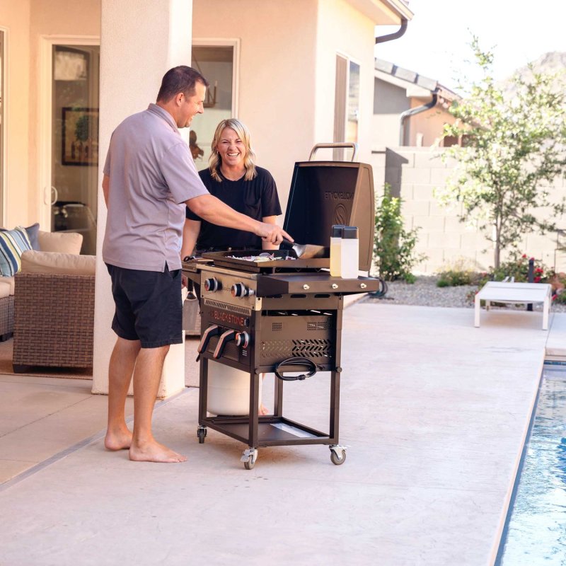 Blackstone 28 Zoll Griddle Gas Grillstation mit Grillplatte und Airfryer