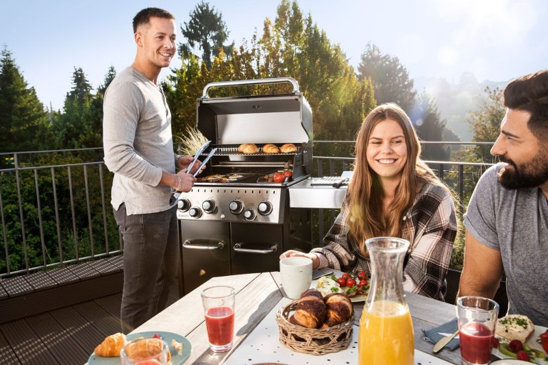 Broil King Baron 490 Black Gasgrill inkl. Drehspieß - Modell 2025