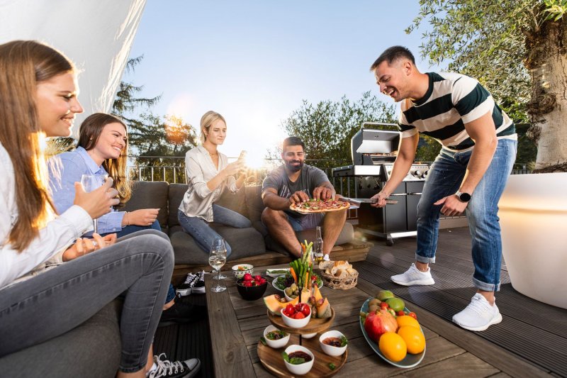 Broil King Baron 490 Black Gasgrill inkl. Drehspieß - Modell 2025