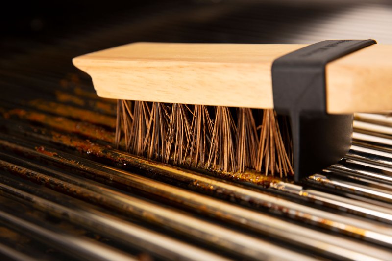 Broil King Holz Grillbürste 51cm mit Palmyra Borsten und Spritzschutz