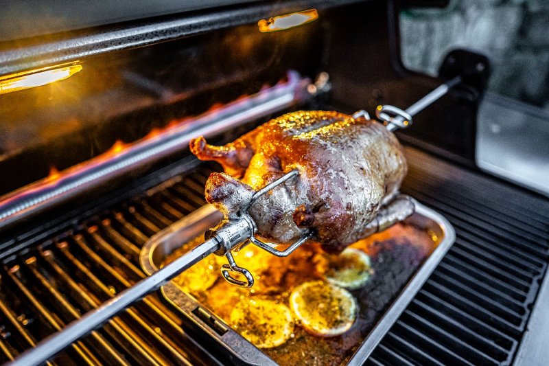Broil King Regal Q 590 IR Gasgrill - Smart Grill mit iQue™ Intelligent Barbecue