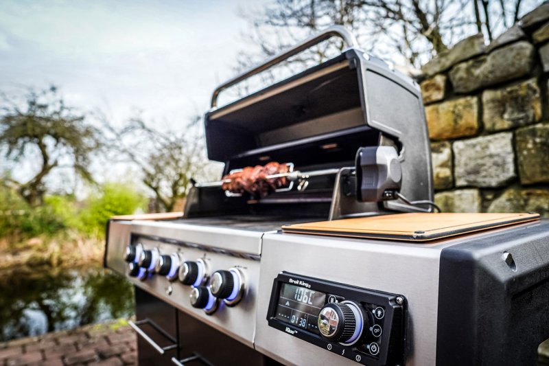Broil King Regal Q 590 IR Gasgrill - Smart Grill mit iQue™ Intelligent Barbecue - inkl. Blazinglas