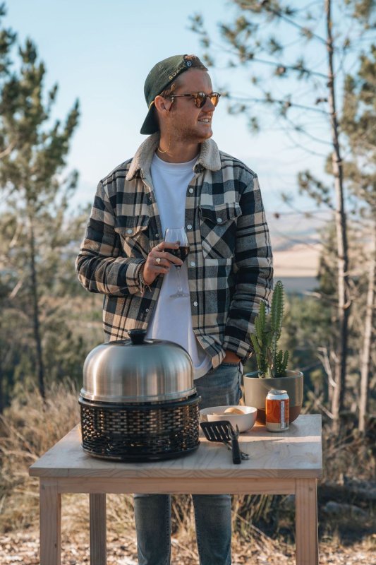 Cobb Grill Pro Black Holzkohlegrill inkl. Grillplatte gelocht - matt schwarz - Modell 2024