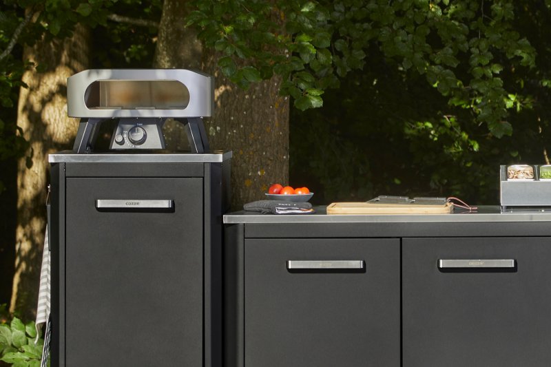 COZZE Outdoor Küche / 240 x 60 x 110 cm - inkl. COZZE CLASSIC Pizzaofen 34 cm (13") + Pizza Topping Station