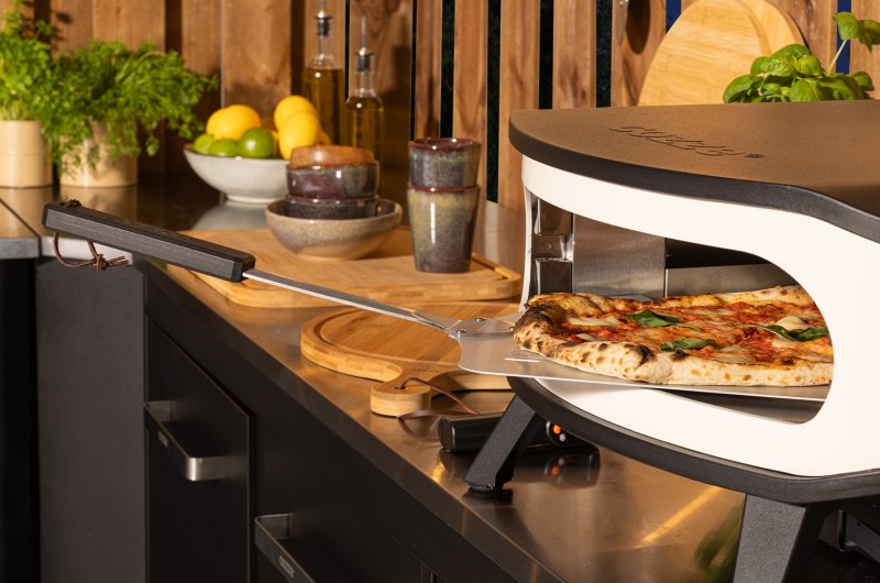 COZZE Pizzaofen Gas 42,5 cm (17") - mit rotierendem Pizzastein - inkl. Hitzeschild