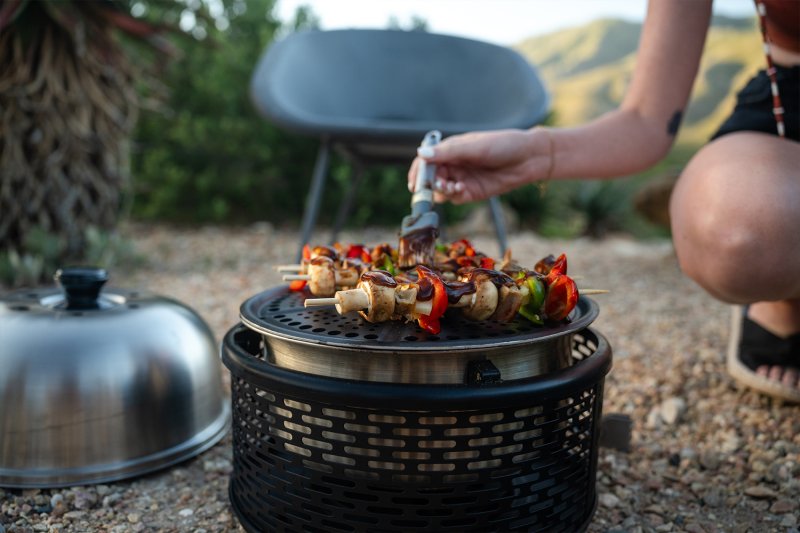 Cobb Grill Pro Black Holzkohlegrill inkl. Grillplatte gelocht - matt schwarz - Modell 2024