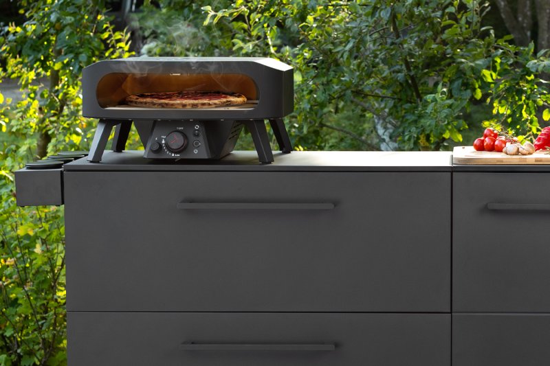 COZZE Pizzaofen Gas CLASSIC Black Edition 42,5 cm (17") - mit rotierendem Pizzastein - inkl. Hitzeschild