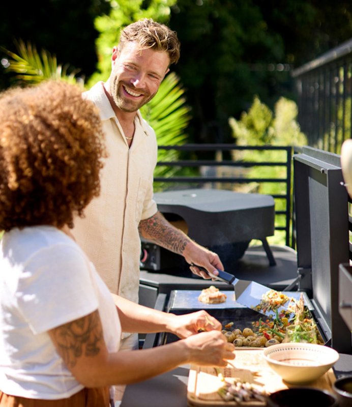 Cozze Outdoor Küche Elements (L-förmig) 290 x 200 cm - mit Combo 900, Pizzaofen 13" Black Edition & Spüle