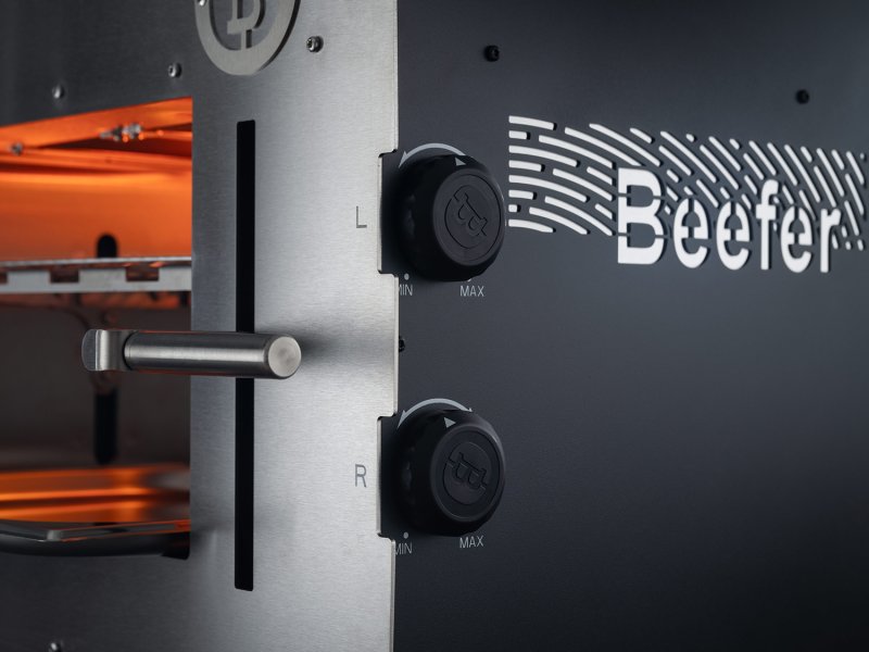 E-Beefer XL Indoor Elektrogrill - 800 Grad Oberhitzegrill - inkl. Abdeckhaube, Beefer Buch 2 und Reinigungsset