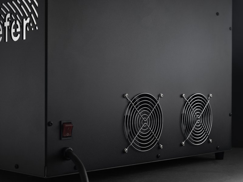 E-Beefer XL Indoor Elektrogrill - 800 Grad Oberhitzegrill - inkl. Abdeckhaube, Beefer Buch 2 und Reinigungsset