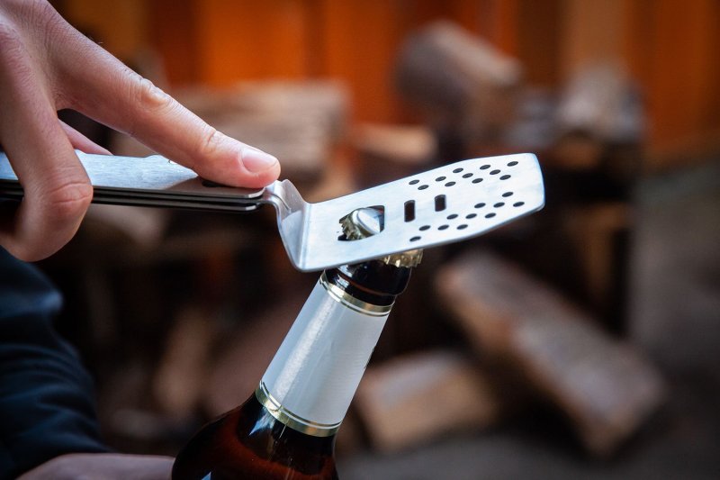 Grillfürst BBQ - Multitool - 4in1 Grillbesteck - Grillgadget