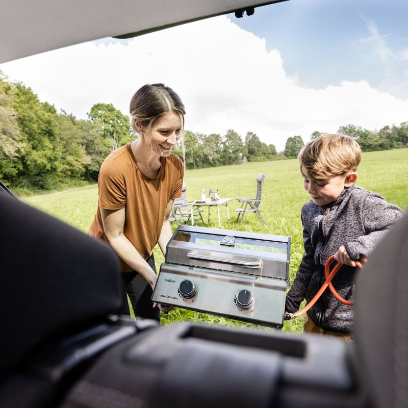 Grillfürst G201E 2-Brenner Gasgrill portabel v2 - Campinggrill / Balkongrill - X-DEAL inkl. Kartuschen-Druckregler 50 mbar und 12 Grillfürst Gaskartuschen