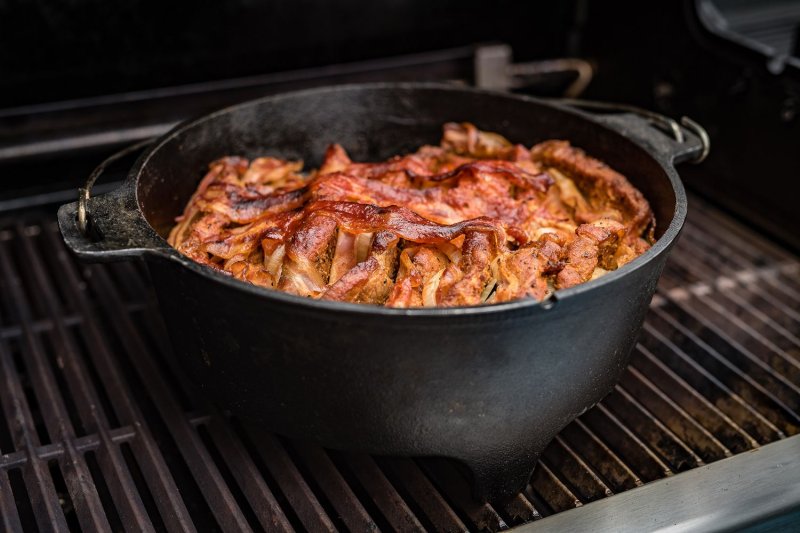 Grillfürst Dutch Oven BBQ Edition DO9 - X-Deal inkl. Pflegepaste, Deckelheber und Kochlöffel