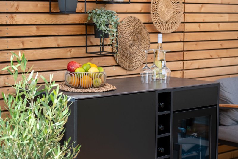 Grillfürst Moments Sideboard - Cocktailbar mit Kühlschrank, Flaschenregal und Tür mit Staufach - Nero - 120 cm