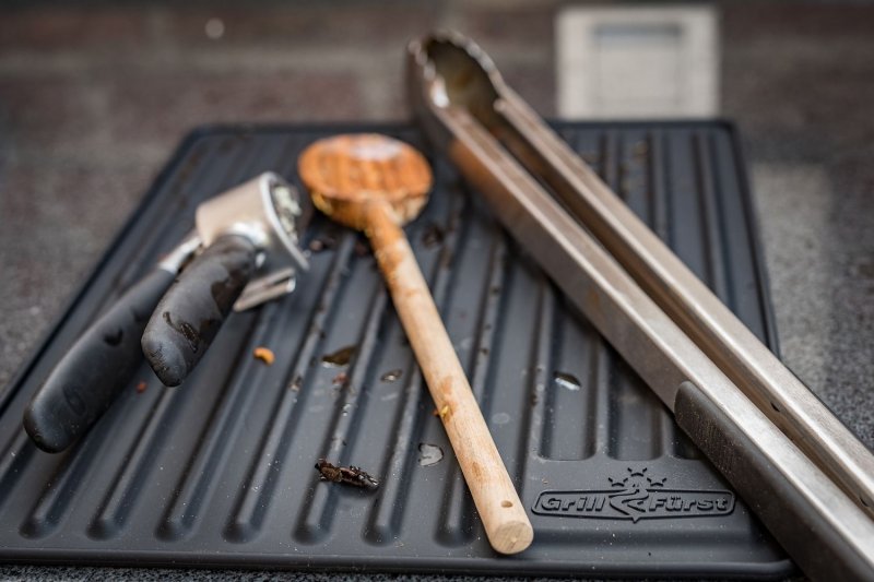 Grillfürst Besteckablage / Untersetzer Silikon 35 x 28 cm