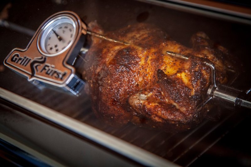 Grillfürst Universal Drehspieß / Rotisserie Set aus Edelstahl mit Motor für über 30 versch. Grillgeräte