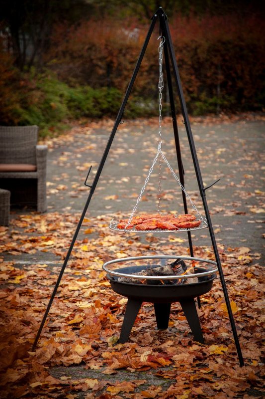 Grillfürst Dreibein für Dutch Oven oder Schwenk Grillrost / höhenverstellbar, inkl. Kette und Haken