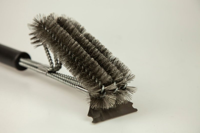 Grillfürst Grillbürste Edelstahl, mit langem 3-fach Bürstenkopf und Schaber