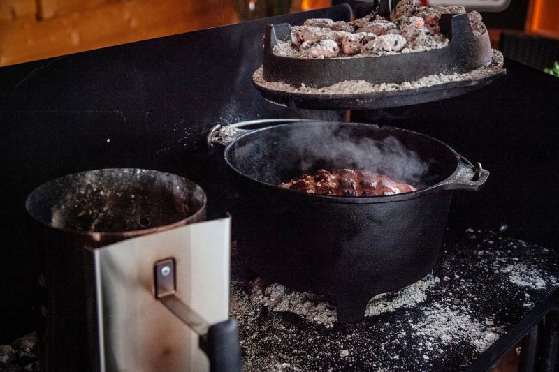 Grillfürst Dutch Oven Tisch / Dutch Oven Station mit Windschild