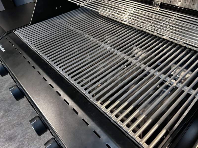 Outdoorchef Gasgrill - Grillstation HEAT X-445 RB - X-DEAL inkl. zusätzlichen Grillfürst Edelstahl Gussrosten (4 Stk.)