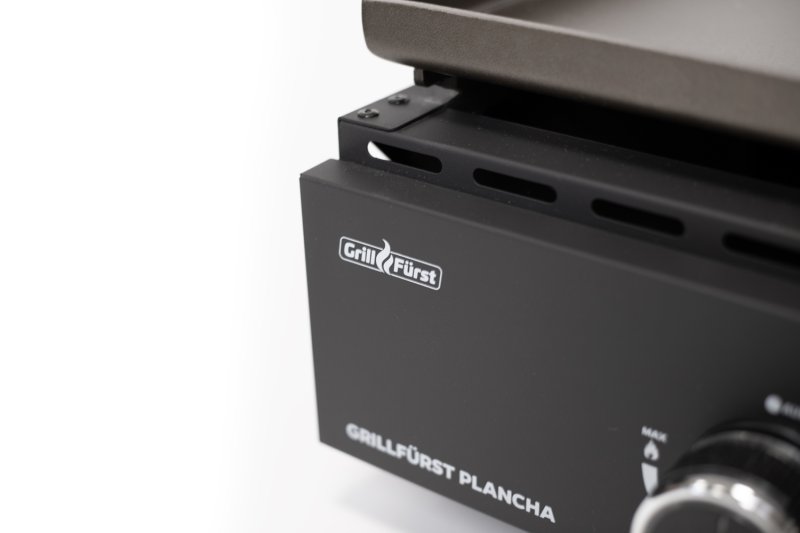 Grillfürst Plancha Grill - 2 Brenner mit insgesamt 7 kW und Edelstahl Plancha - inkl. 2 Stk. Plancha Spatel und Grillzange