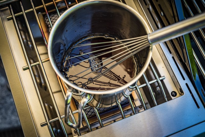 Grillfürst G510G 5-Brenner Gasgrill mit Hochtemperaturbrenner und Gusseisen Rosten - inkl. Abdeckhaube