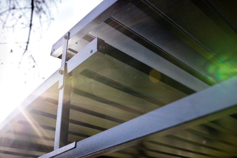 Grillfürst Premium Grillpavillon aus Stahl mit wetterfestem Metalldach und Ablageflächen