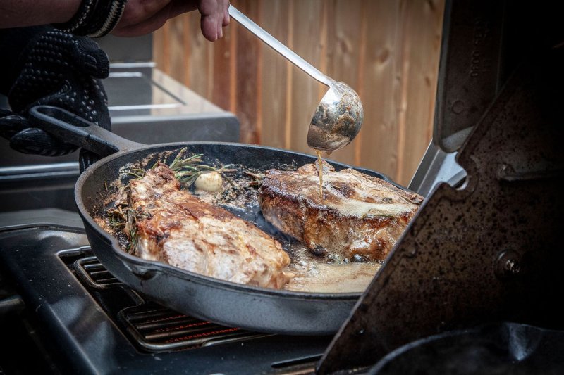 Grillfürst Gusseisenpfanne mit Stielgriff Ø 35 cm