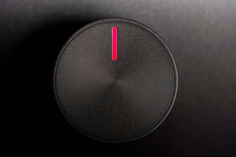 Grillfürst Independence P830G Doppelkammer Gasgrill - mattschwarz - mit XXL Infrarotbrenner, Seitenkocher, Heckbrenner und Gusseisenrosten