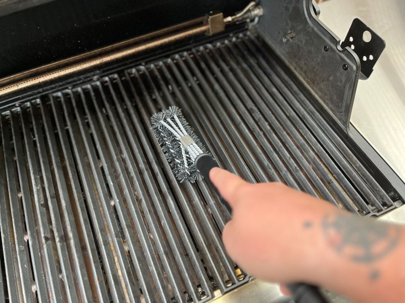 Grillfürst Grillbürste mit Nylonborsten, mit langem 3-fach Bürstenkopf