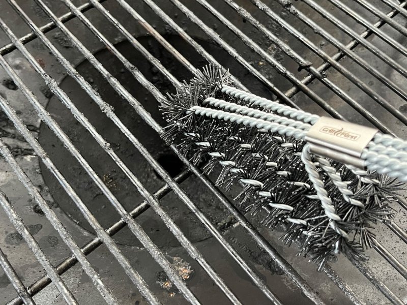 Grillfürst Grillbürste mit Nylonborsten, mit langem 3-fach Bürstenkopf