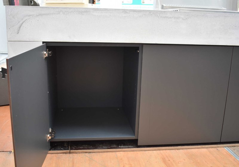 Grillfürst Outdoor Küche aus 3-tlg. gegossenem Beton und HPL (300 cm x 90 cm) - mit Einbaugrill und Spüle