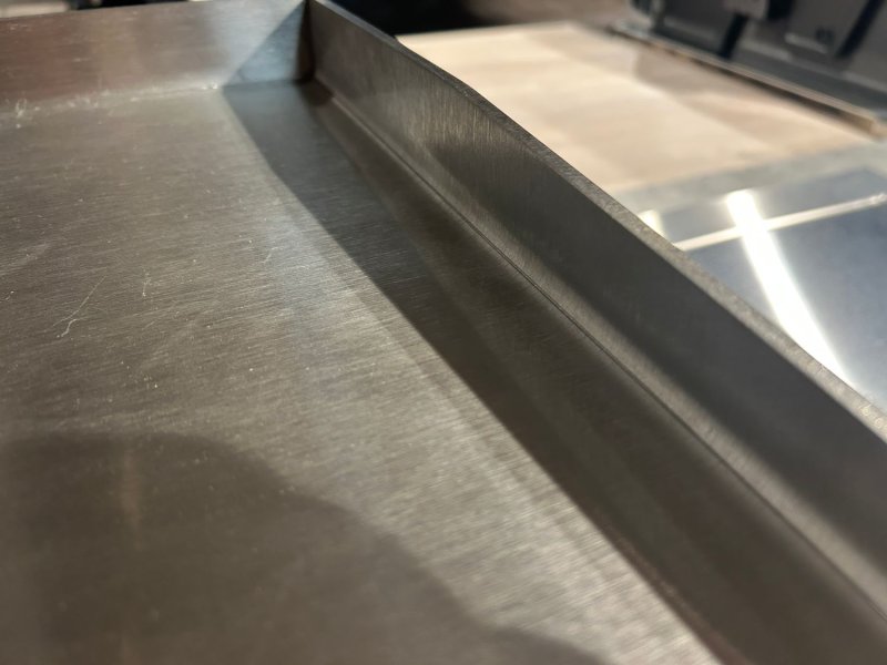 Grillfürst Plancha Grill - 2 Brenner mit insgesamt 7 kW und Edelstahl Plancha