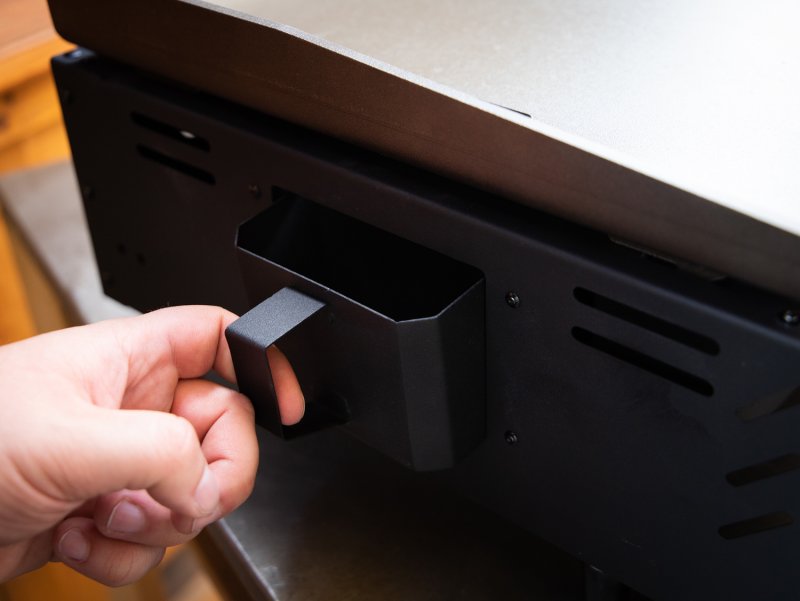 Grillfürst Plancha Grill - 2 Brenner mit insgesamt 7 kW und Edelstahl Plancha - inkl. 2 Stk. Plancha Spatel und Grillzange