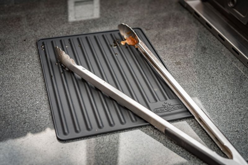 Grillfürst Besteckablage / Untersetzer Silikon 35 x 28 cm
