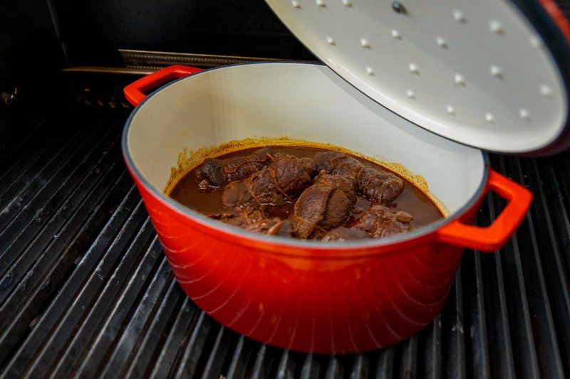 Grillfürst Dutch Oven Sternentöpfchen / Gusseisen Bräter - emailliert - L - rot